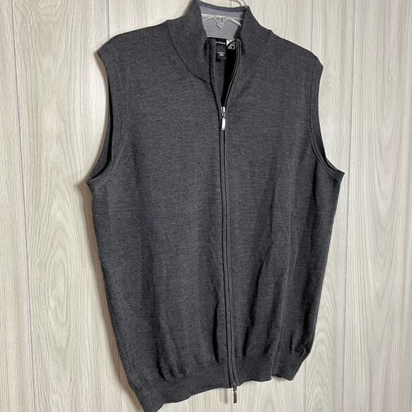 Made in Italy 100% merino wool. Saks Fifth Avenue Black Zip Up Sweater Vest - Picture 12 of 14